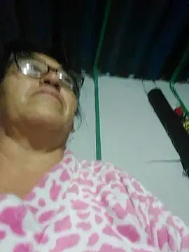 Snapshot of clarita_01 chatting on 01-18-26, 01:53 clarita 01 online show from 01-18-26, 01:53