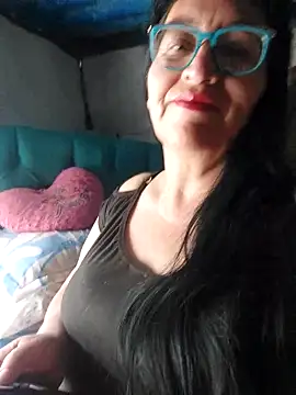 Snapshot of clarita_01 chatting on 01-31-26, 08:40 clarita 01 online show from 01-31-26, 08:40