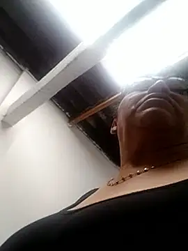 clarita 01 online show from 11-16-25, 04:45