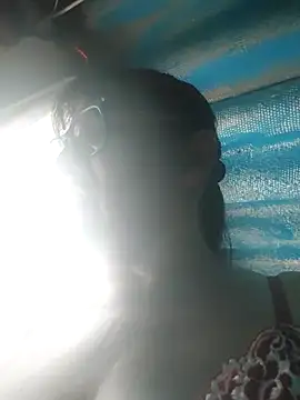 Snapshot of clarita_01 chatting on 02-07-26, 01:52 clarita 01 online show from 02-07-26, 01:52