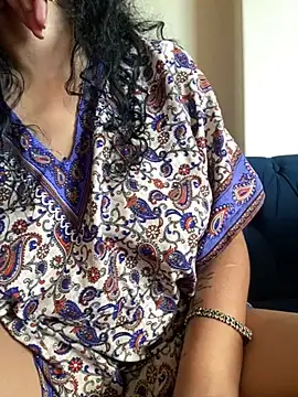 Snapshot of Indianbutter11 chatting on 02-25-25, 11:21 Indianbutter11 online show from 02-25-25, 11:21
