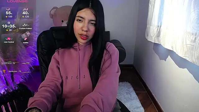 Snapshot of Alin_Aly chatting on 06-19-26, 03:40 Alin Aly online show from 06-19-26, 03:40