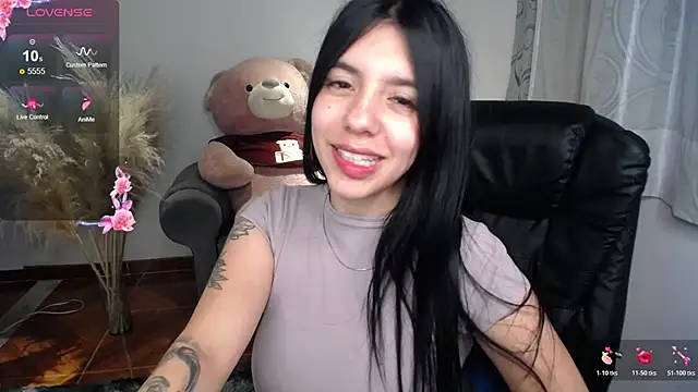 Snapshot of Alin_Aly chatting on 02-17-26, 03:59 Alin Aly online show from 02-17-26, 03:59