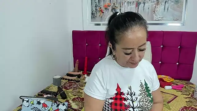 Snapshot of amaranta_c chatting on 03-06-25, 03:56 amaranta c online show from 03-06-25, 03:56