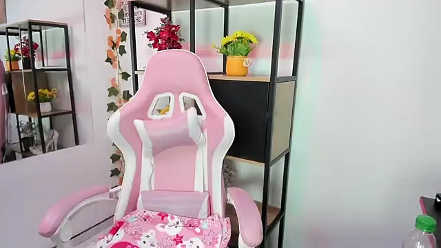 Emmily Walker online show from 02-07-26, 12:35