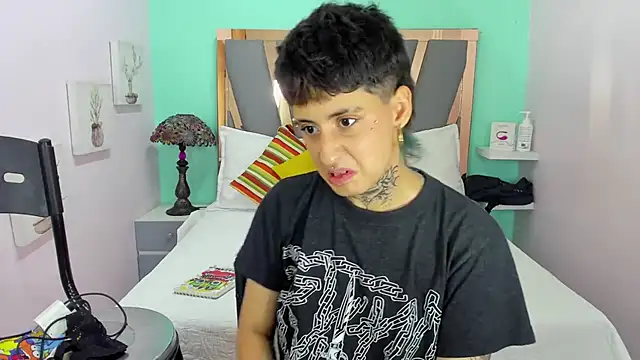 Ethan lennox online show from 12-17-25, 07:52