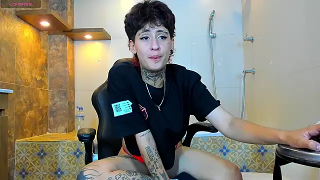 Ethan lennox online show from 10-21-25, 03:33