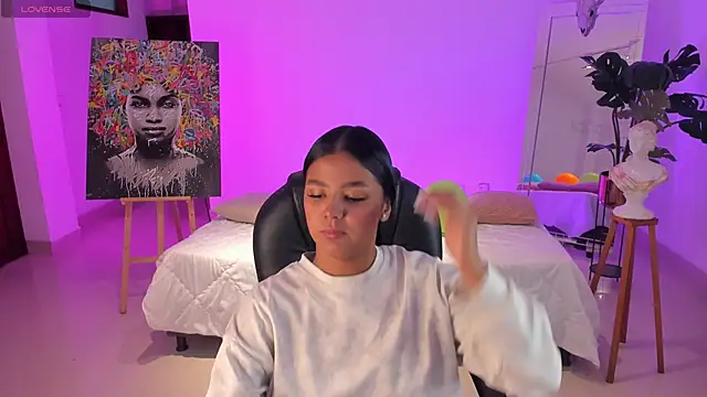 JANYLOVE   online show from 11-15-25, 10:52