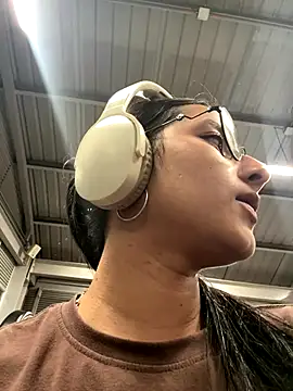  vaness online show from 11-28-25, 05:07