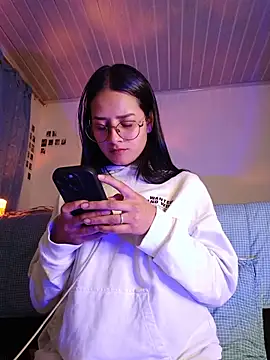 Snapshot of _vaness chatting on 06-16-26, 06:46 vaness online show from 06-16-26, 06:46