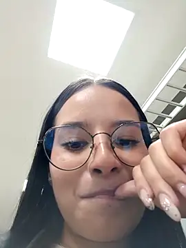 Snapshot of _vaness chatting on 03-03-26, 11:45 vaness online show from 03-03-26, 11:45