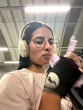  vaness online show from 09-18-25, 05:32