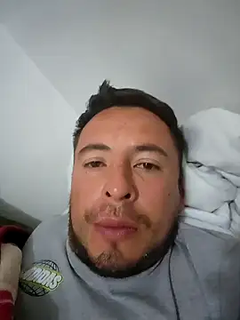 Snapshot of Kingkushflow chatting on 11-17-25, 05:22 Kingkushflow online show from 11-17-25, 05:22