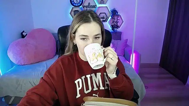 Snapshot of SabrinViolet chatting on 02-06-26, 09:05 SabrinViolet online show from 02-06-26, 09:05