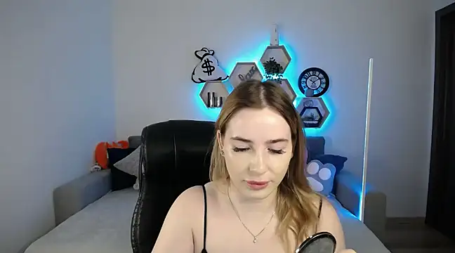 Snapshot of SabrinViolet chatting on 02-26-25, 09:12 SabrinViolet online show from 02-26-25, 09:12