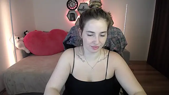 SabrinViolet online show from 07-21-26, 08:04