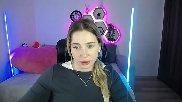 Snapshot of SabrinViolet chatting on 10-07-25, 08:15 SabrinViolet online show from 10-07-25, 08:15