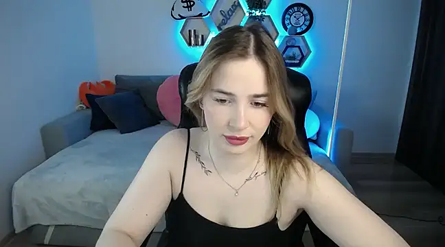 Snapshot of SabrinViolet chatting on 03-14-25, 09:14 SabrinViolet online show from 03-14-25, 09:14