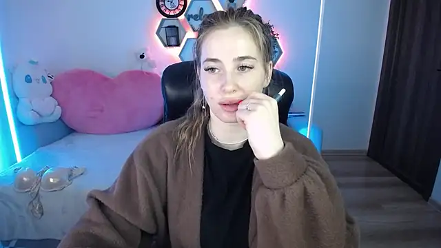 SabrinViolet online show from 04-24-26, 08:05