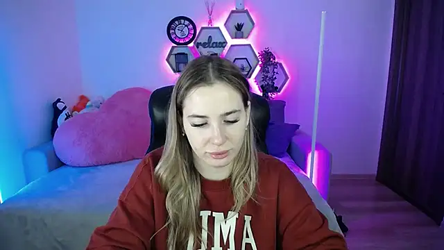 Snapshot of SabrinViolet chatting on 02-18-26, 09:17 SabrinViolet online show from 02-18-26, 09:17