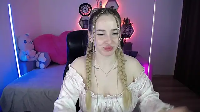 SabrinViolet online show from 05-17-26, 08:14