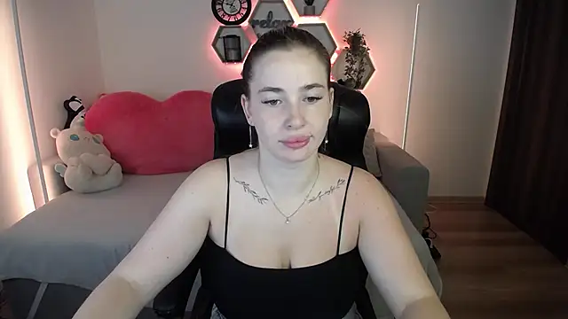 SabrinViolet online show from 07-13-26, 08:02