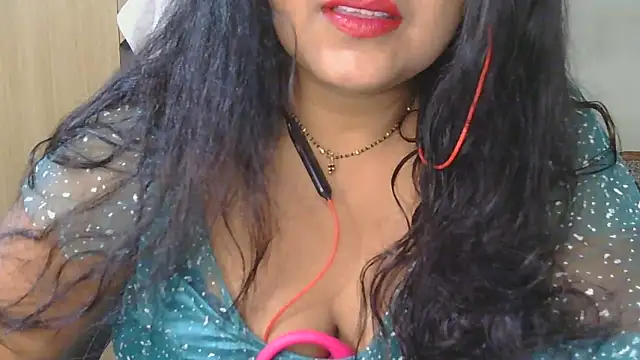 Snapshot of Cute_Ruhi99 chatting on 10-05-25, 07:21 Cute Ruhi99 online show from 10-05-25, 07:21