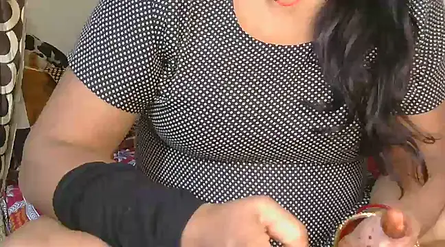 Snapshot of Cute_Ruhi99 chatting on 03-01-25, 03:05 Cute Ruhi99 online show from 03-01-25, 03:05