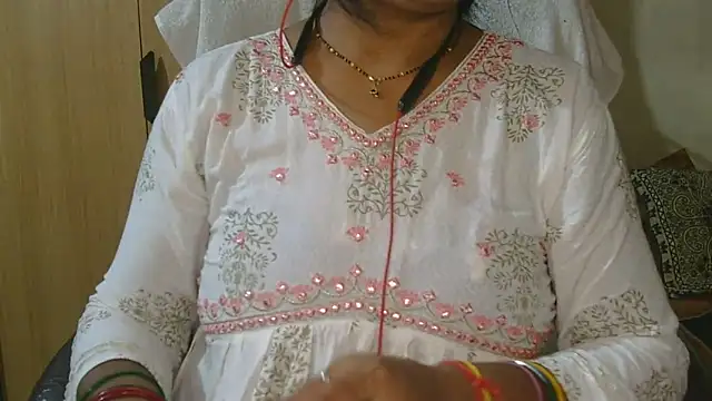 Snapshot of Cute_Ruhi99 chatting on 09-29-25, 07:15 Cute Ruhi99 online show from 09-29-25, 07:15