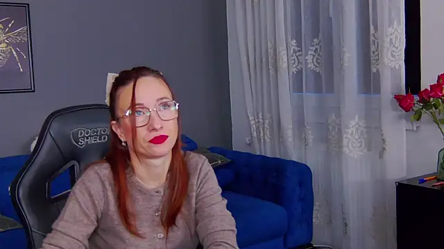 AnneHove online show from 10-27-25, 05:08