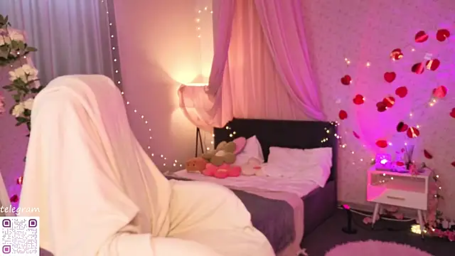 Snapshot of lilly_Cherry_ chatting on 05-30-26, 11:27 lilly Cherry online show from 05-30-26, 11:27