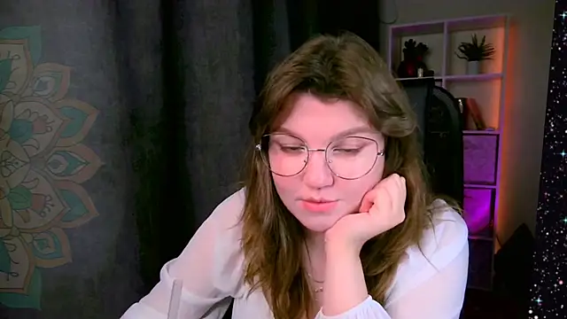 Snapshot of VioletteWay chatting on 07-19-26, 03:20 VioletteWay online show from 07-19-26, 03:20