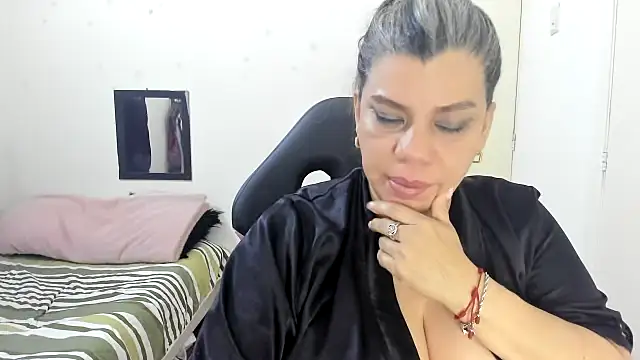 vikyadams online show from 12-05-25, 06:23