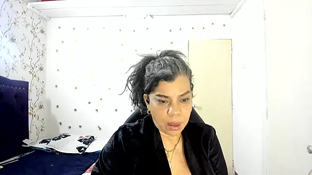 vikyadams online show from 06-25-26, 05:45