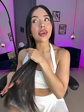 Luna  Ponce online show from 04-18-26, 03:36