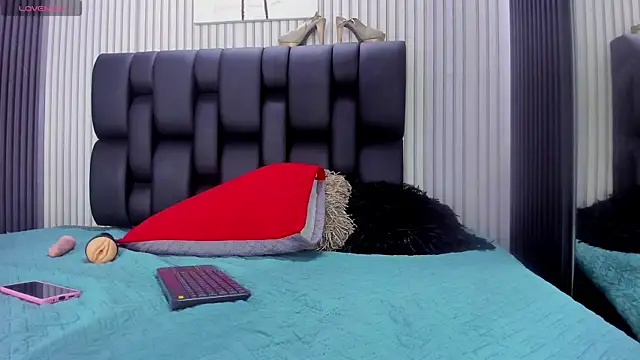 PamelaAnderson 2 online show from 04-11-26, 08:12