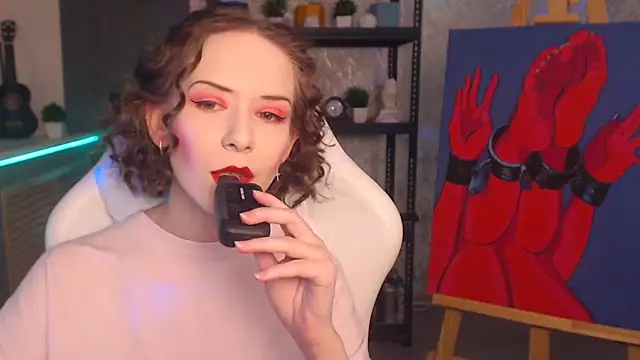 Snapshot of FascinatingEyess chatting on 10-31-25, 06:04 FascinatingEyess online show from 10-31-25, 06:04