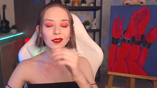 Snapshot of FascinatingEyess chatting on 12-21-25, 01:35 FascinatingEyess online show from 12-21-25, 01:35