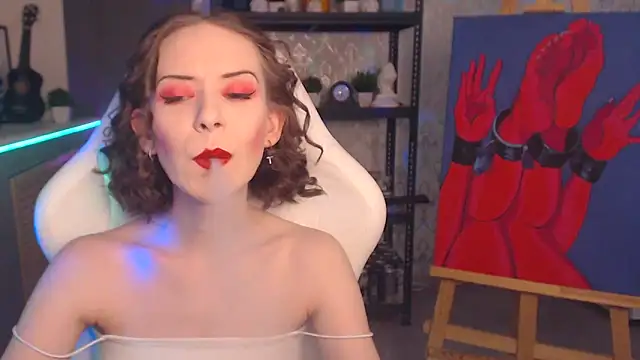 Snapshot of FascinatingEyess chatting on 12-02-25, 12:33 FascinatingEyess online show from 12-02-25, 12:33