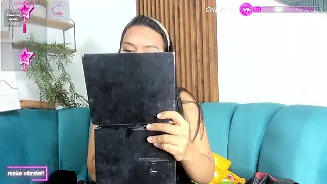 yossi peach cute online show from 12-22-25, 03:12