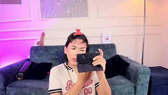 Snapshot of yossi_peach_cute chatting on 07-17-26, 04:43 yossi peach cute online show from 07-17-26, 04:43