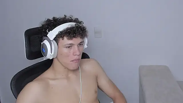 laurent nova online show from 09-18-25, 06:44