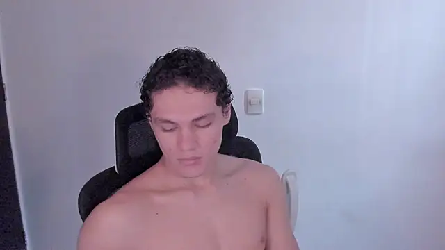 Snapshot of laurent_nova chatting on 04-29-26, 04:22 laurent nova online show from 04-29-26, 04:22
