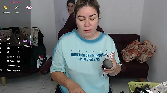 zehra sanem online show from 11-17-25, 04:22