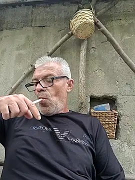 Snapshot of Picolo4111 chatting on 10-17-25, 02:52 Picolo4111 online show from 10-17-25, 02:52