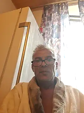 Snapshot of Picolo4111 chatting on 09-28-25, 06:31 Picolo4111 online show from 09-28-25, 06:31