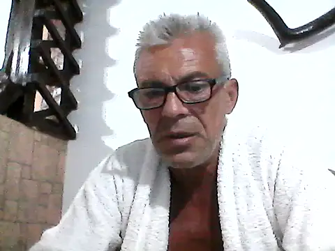 Snapshot of Picolo4111 chatting on 09-22-25, 07:42 Picolo4111 online show from 09-22-25, 07:42