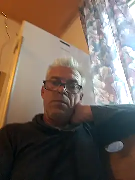 Snapshot of Picolo4111 chatting on 10-10-25, 01:23 Picolo4111 online show from 10-10-25, 01:23