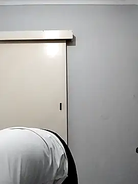 Snapshot of SlutyQueen32 chatting on 10-10-25, 04:41 SlutyQueen32 online show from 10-10-25, 04:41