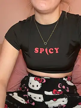 Snapshot of Holly-Glamour chatting on 01-12-26, 02:13 Holly-Glamour online show from 01-12-26, 02:13